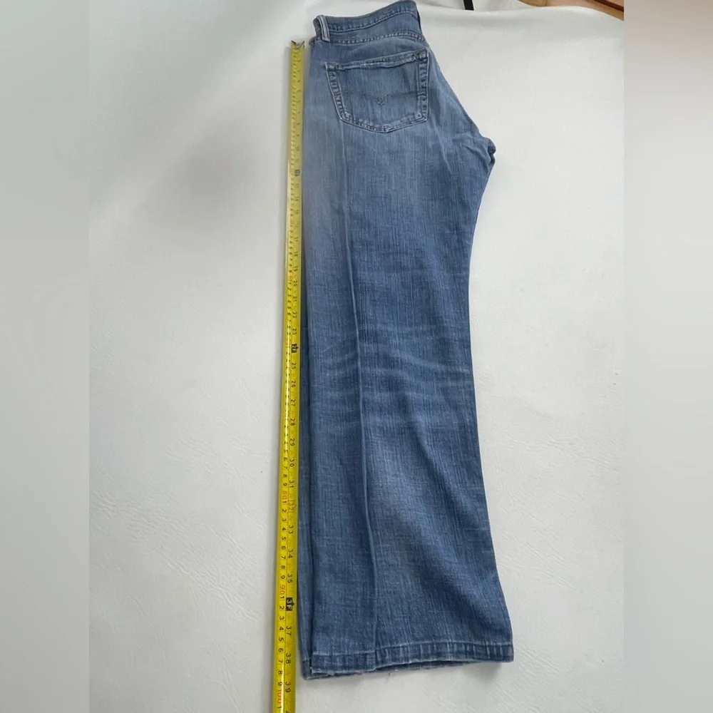 Levi’s 505 Light Wash Relaxed Straight Jeans – 32x32